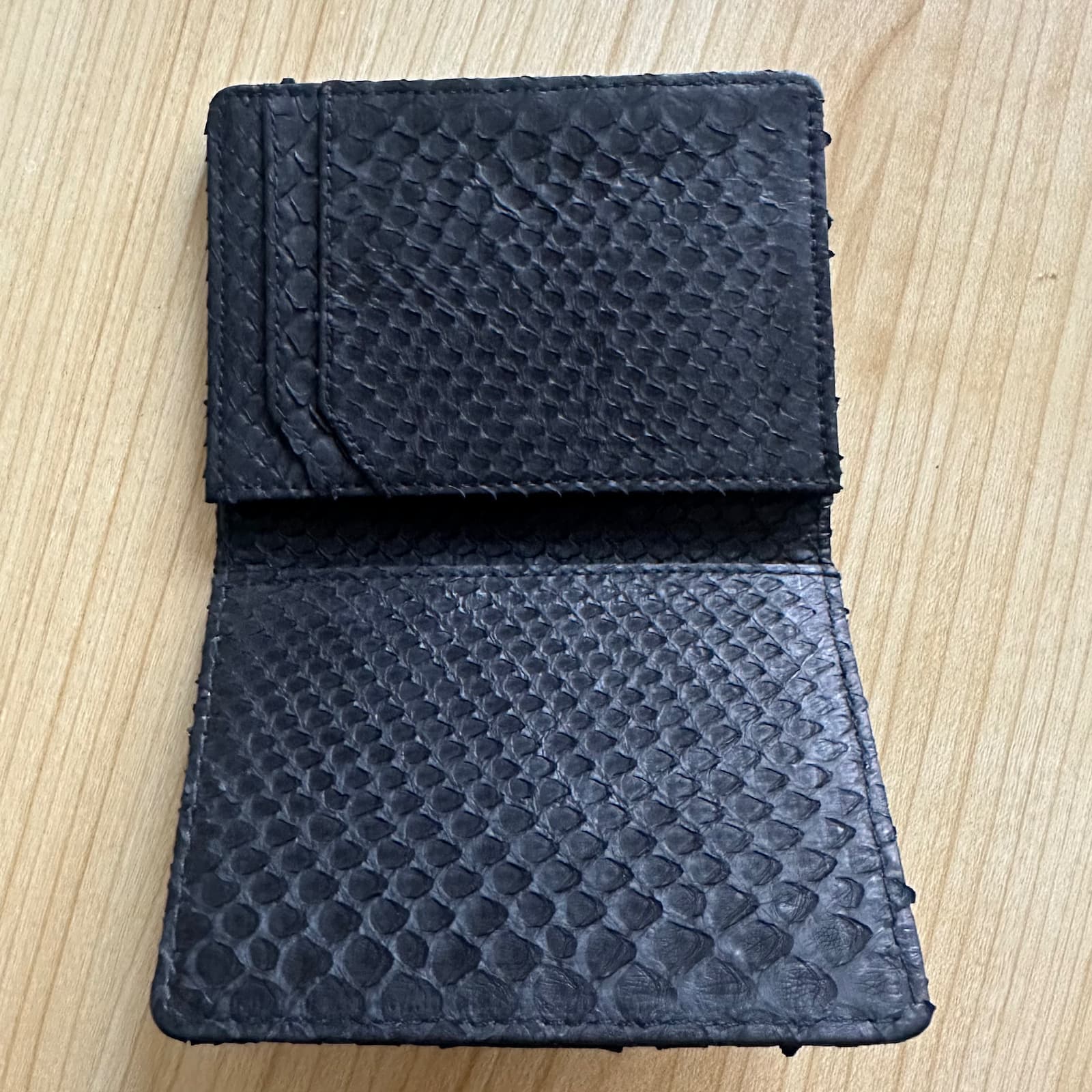 Rimba Cardholder — Hitam Python thumbnail 2