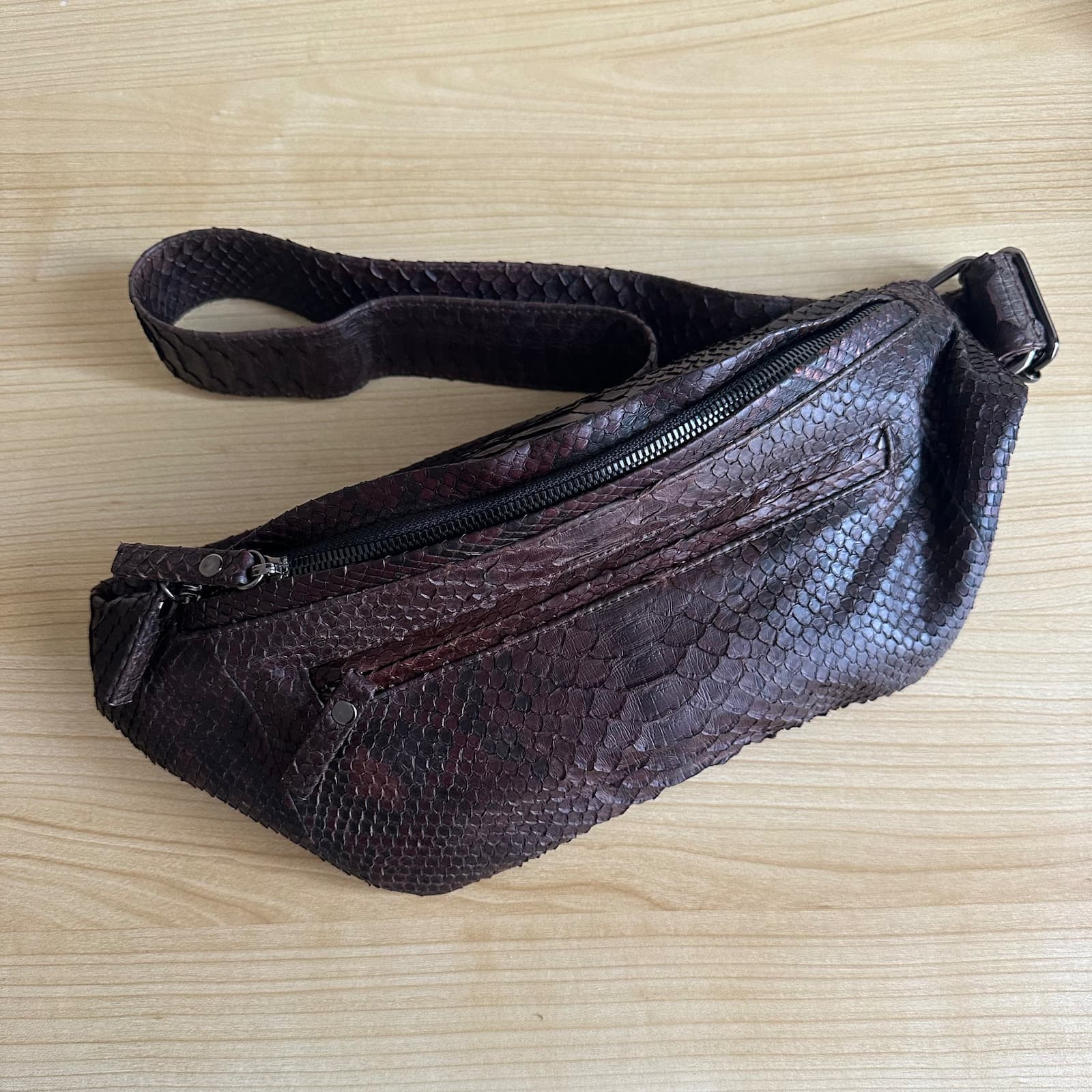 Rimba Waistbag — Cokelat Tua Python