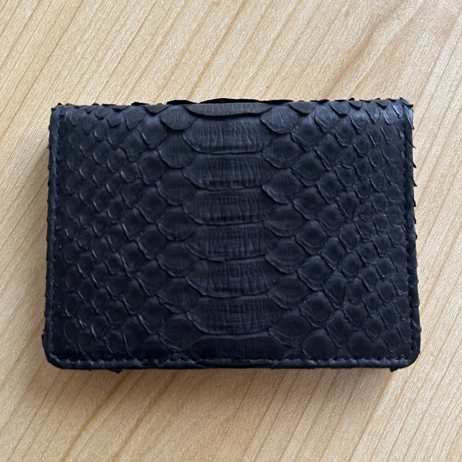 Rimba Cardholder — Hitam Python
