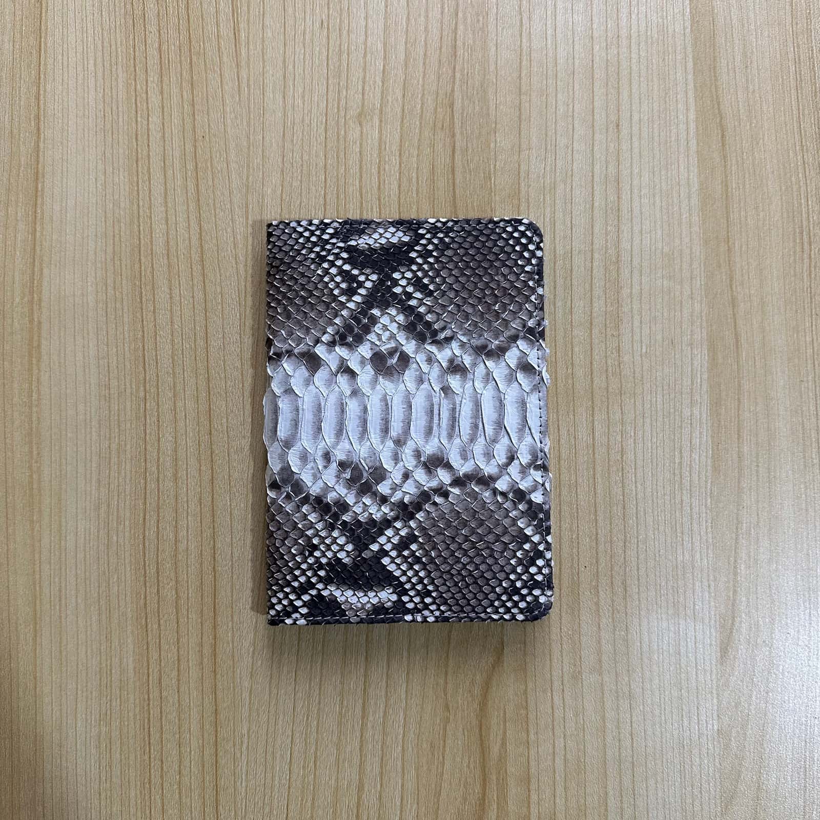 Rimba Holder Paspor — Natural Python thumbnail 2