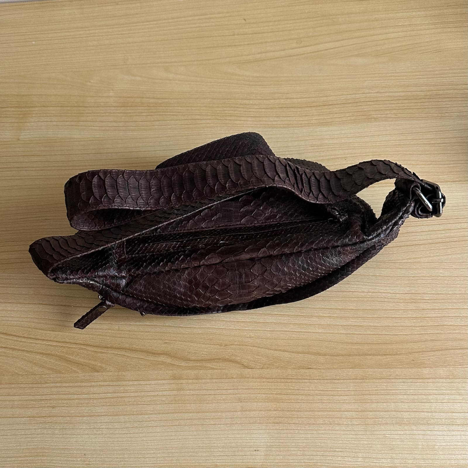 Rimba Waistbag — Cokelat Tua Python thumbnail 2