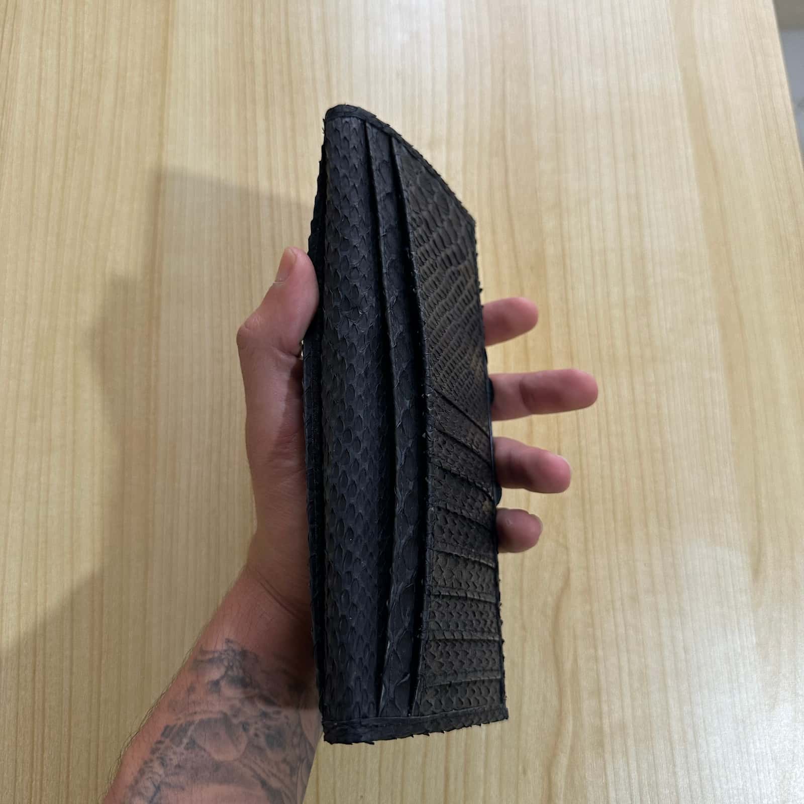Rimba Long Wallet — Hitam Python thumbnail 3