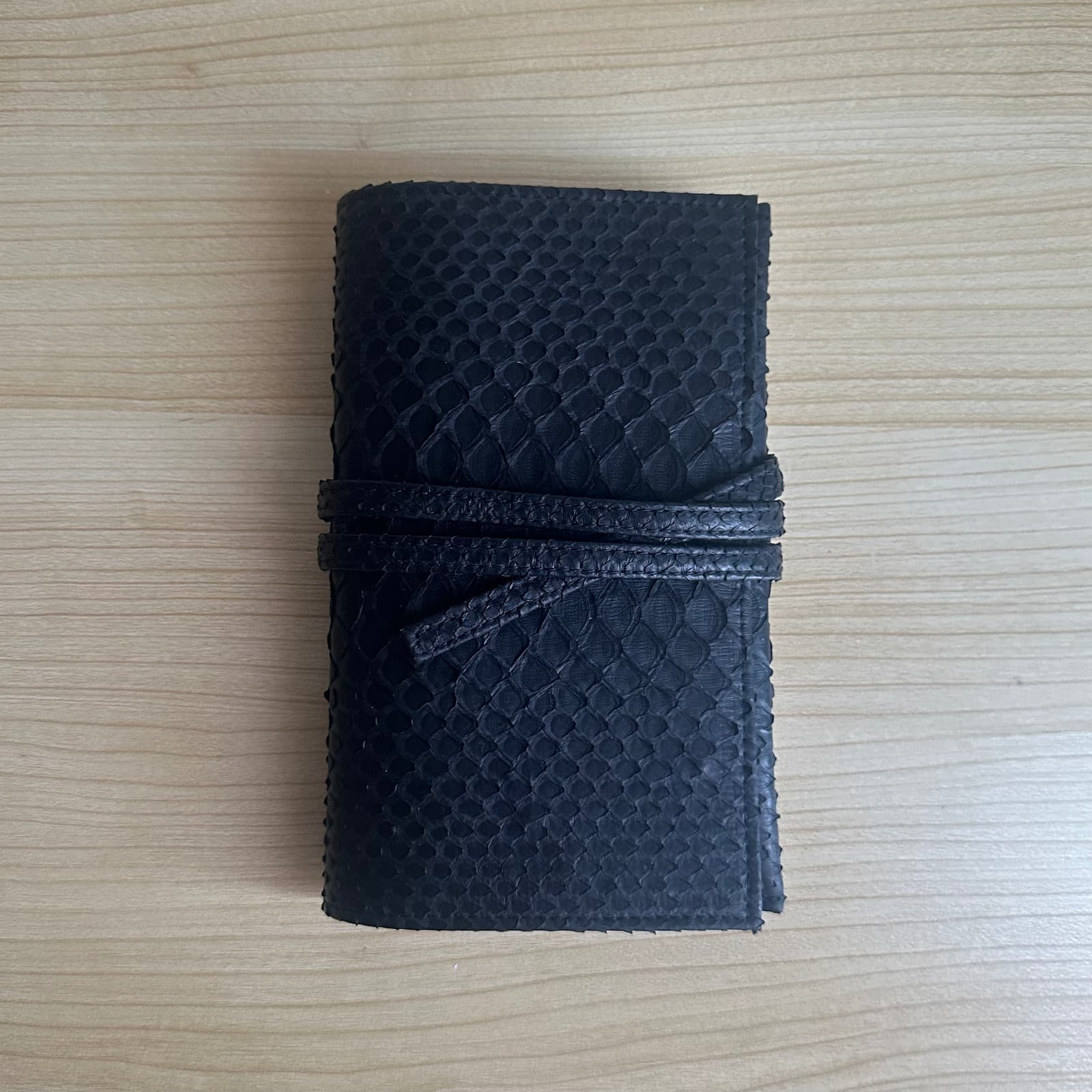 Rimba Clutch — Hitam Python