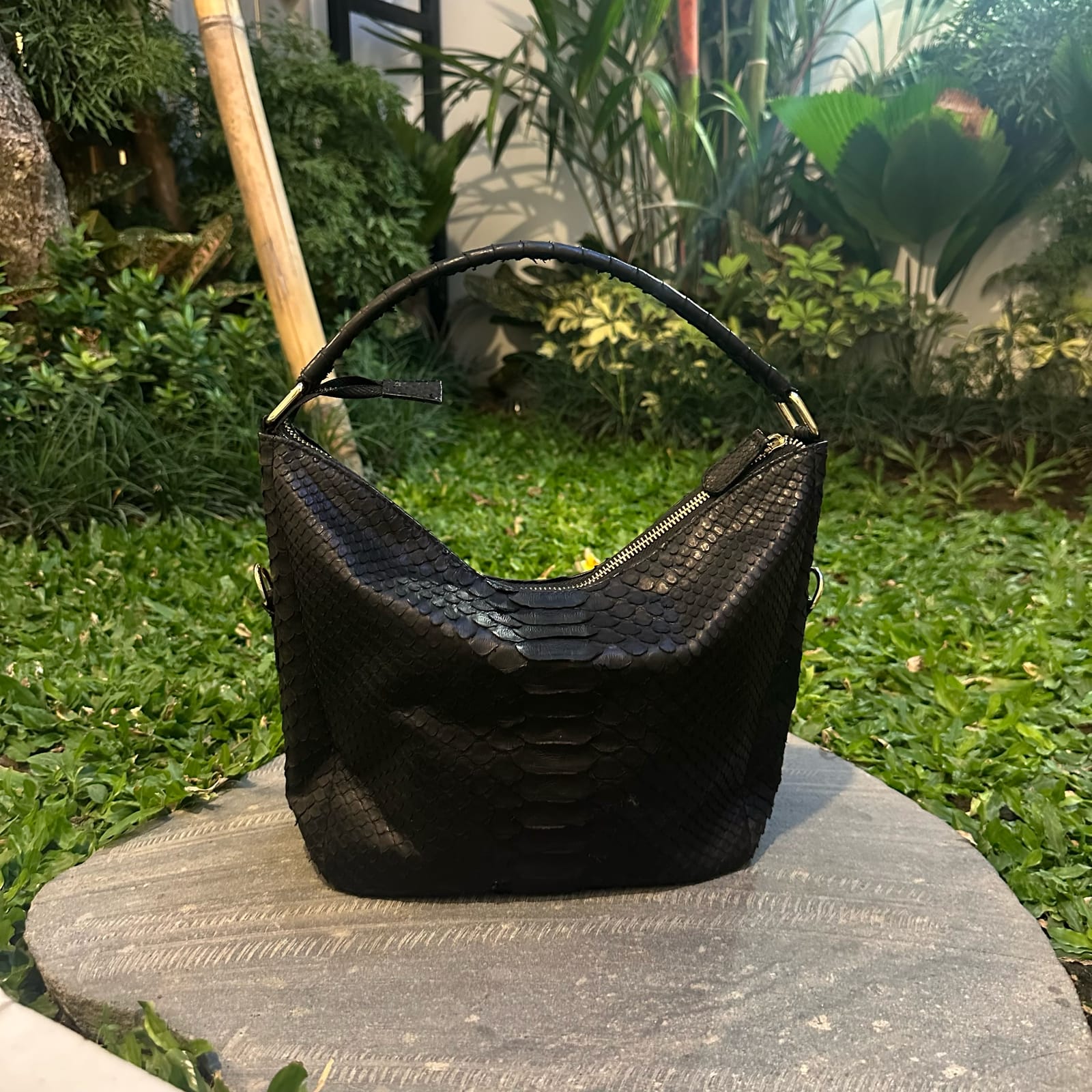 Bucket Bag — Hitam Python, foto 1