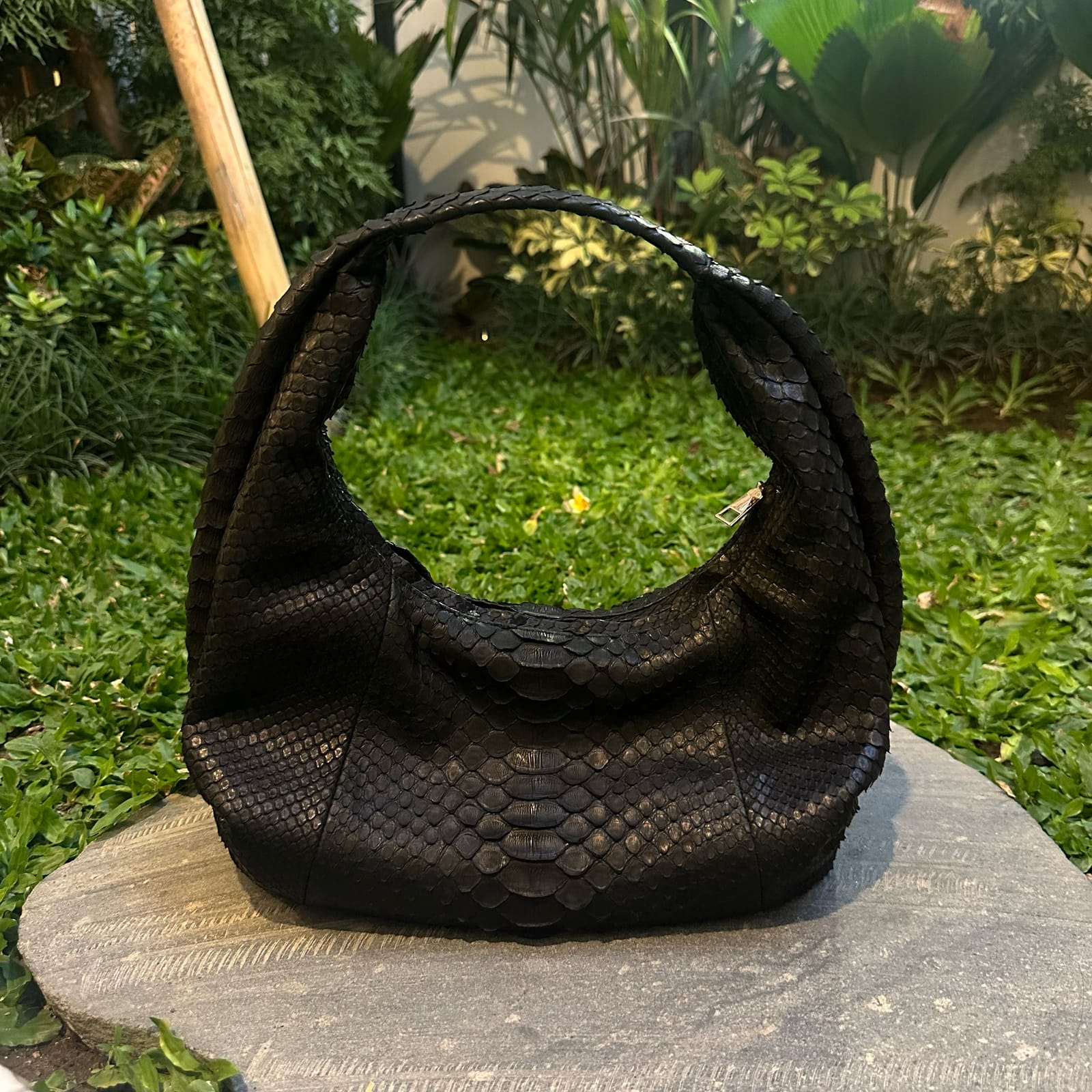 Hobo Bag — Hitam Python, foto 1