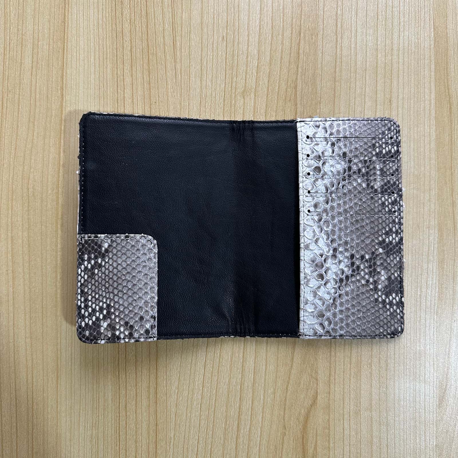 Holder Paspor — Natural Python, foto 1